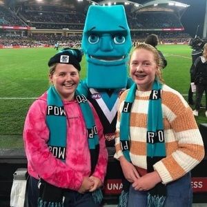 Meet your Posher, Kelly